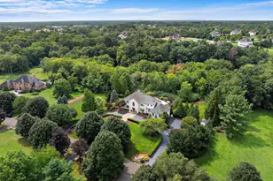 7 Twin Lakes Dr, Manalapan Township, NJ 07726 - Photo 2