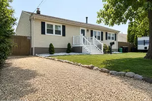 1099 Woodmere Dr, Aberdeen Township, NJ 07735 - Photo 4