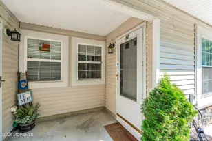 17 Forrest Ct, Tinton Falls, NJ 07753 - Photo 4