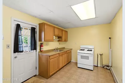 275 Laurence Parkway, South Amboy, NJ 08879 - Photo 16