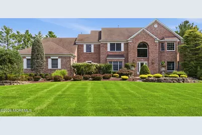 319 Valley View Circle, Freehold, NJ 07728 - Photo 2