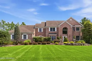 319 Valley View Cir, Freehold, NJ 07728 - Photo 2