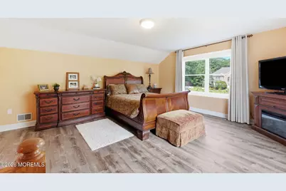 319 Valley View Circle, Freehold, NJ 07728 - Photo 20