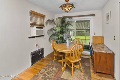 752 Park Avenue, Belford, NJ 07718 - Photo 14