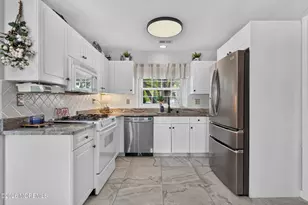 39 Kentucky Way, Freehold, NJ 07728 - Photo 6