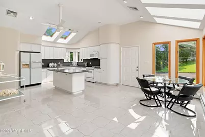 189 Kensington Avenue, Colonia, NJ 07067 - Photo 18