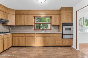 2001 Oakhurst Pkwy, Oakhurst, NJ 07755 - Photo 10