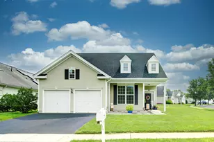 2 Williamsburg Ct, Upper Freehold Township, NJ 08501 - Photo 2