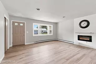 162 Castleton Dr, Toms River Township, NJ 08753 - Photo 2