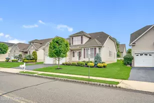 330 Van Dusen Dr, Marlboro Township, NJ 07746 - Photo 42