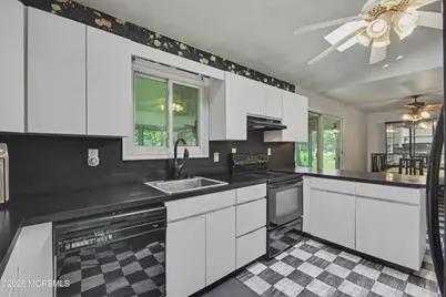 35 Buckingham Drive, Jackson, NJ 08527 - Photo 8