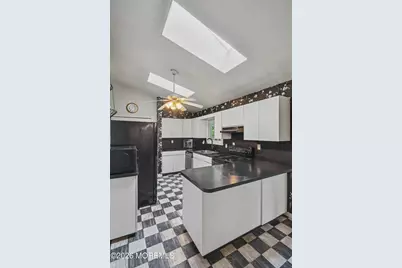 35 Buckingham Drive, Jackson, NJ 08527 - Photo 10