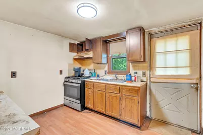 712 Monmouth Parkway, North Middletown, NJ 07748 - Photo 8