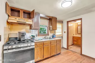 712 Monmouth Pkwy, North Middletown, NJ 07748 - Photo 10