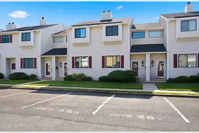 565 Clubhouse Drive, Middletown, NJ 07748 - Photo 2