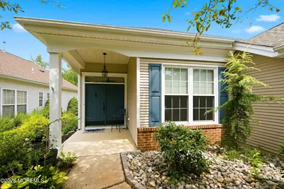18 Bellflower Drive, Lakewood, NJ 08701 - Photo 4