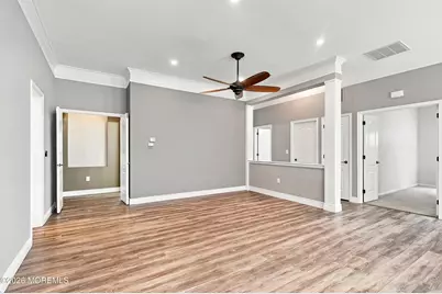 18 Bellflower Drive, Lakewood, NJ 08701 - Photo 8