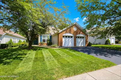 18 Bellflower Drive, Lakewood, NJ 08701 - Photo 2