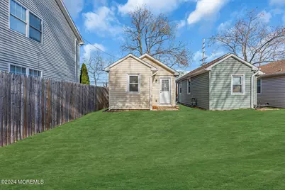 33 Drs James Parker Boulevard, Red Bank, NJ 07701 - Photo 14