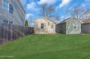 33 Drs James Parker Blvd, Red Bank, NJ 07701 - Photo 14