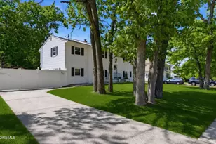 111 Oak Ridge Pkwy, Toms River Township, NJ 08755 - Photo 4