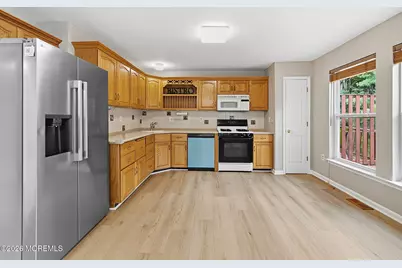 24 Parkside Drive, Jamesburg, NJ 08831 - Photo 12