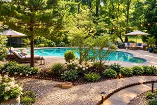 18 Seven Oaks Dr, Holmdel, NJ 07733 - Photo 2