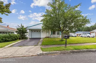 2 Kelowna Ct, Toms River Township, NJ 08757 - Photo 4