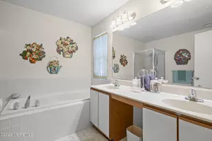 102 Rumford Way, Manalapan Township, NJ 07726 - Photo 20