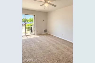 424 Beachway Avenue #5A, Keansburg, NJ 07734 - Photo 2
