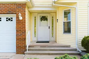 31 Portsmouth Dr, Toms River Township, NJ 08757 - Photo 1