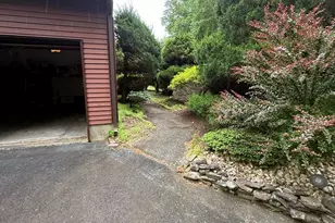 8 Delwood Dr, Holmdel, NJ 07733 - Photo 18