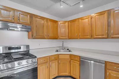 6 Tulip Lane, Freehold, NJ 07728 - Photo 18