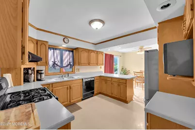 1055 Bell Street, Toms River Township, NJ 08753 - Photo 10