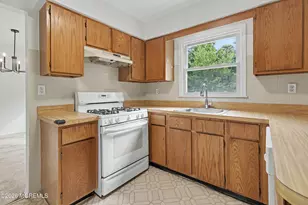 1075 Torremolinos Ct, Toms River Township, NJ 08753 - Photo 14