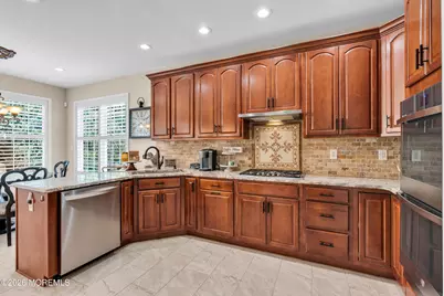 42 W Parsonage Way, Manalapan Township, NJ 07726 - Photo 20