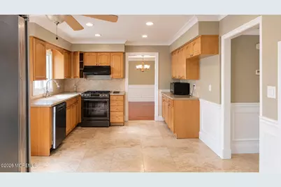 5 Sandburg Drive, Morganville, NJ 07751 - Photo 4