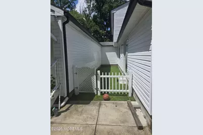 5 Sandburg Drive, Morganville, NJ 07751 - Photo 20