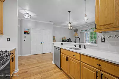422 Sophee Lane, Lakewood, NJ 08701 - Photo 10
