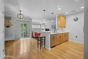 422 Sophee Ln, Lakewood, NJ 08701 - Photo 6