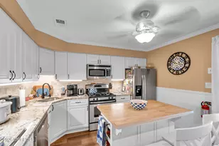 33 Trumbull Dr, Freehold, NJ 07728 - Photo 12