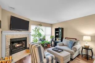 33 Trumbull Dr, Freehold, NJ 07728 - Photo 6