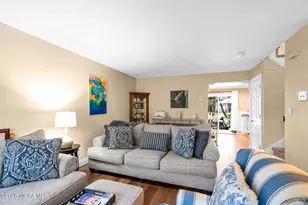 33 Trumbull Dr, Freehold, NJ 07728 - Photo 8