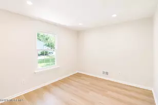 99 Oak Ln, Eatontown, NJ 07724 - Photo 14