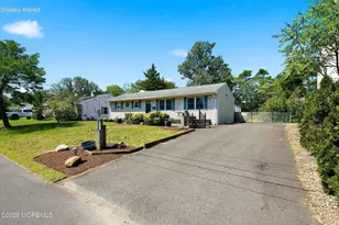 62 Parkway Dr, Brick, NJ 08723 - Photo 2