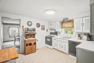 718 Barberry Dr, Brick, NJ 08723 - Photo 10