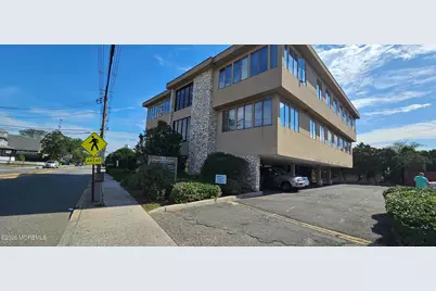 155 N Washington Avenue #305, Bergenfield, NJ 07621 - Photo 2