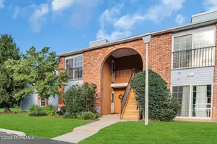 106 Frontier Way, Tinton Falls, NJ 07753 - Photo 2