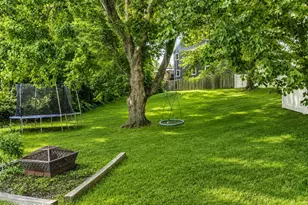 398 Riverdale Dr, Aberdeen Township, NJ 07735 - Photo 4