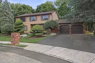 28 Buttonwood Dr, Marlboro Township, NJ 07746 - Photo 2